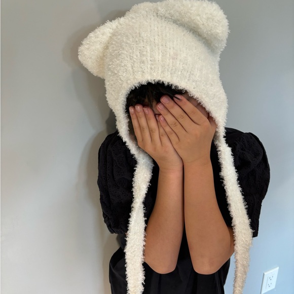 Bear fuzzy winter hat - Picture 4 of 4